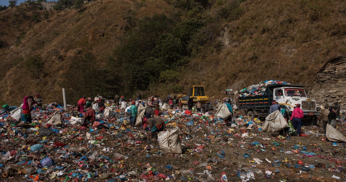 बञ्चरेडाँडामा लैजाने फोहरको मात्रा घटाउँदै काठमाडौँ महानगर, सुक्खा फोहर व्यवस्थापन कार्य सुरु